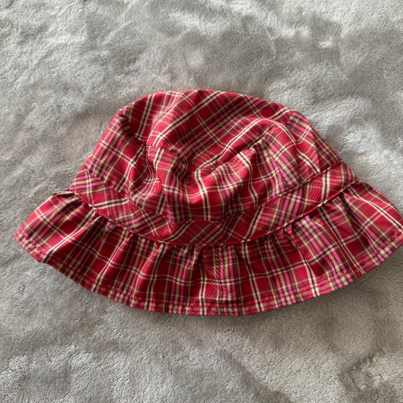 Baby Gap Red Plaid Newborn Bucket Hat Sz 6-12 mos Like NEW! - Picture 4 of 4
